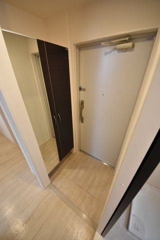 神戸市中央区琴ノ緒町１丁目の賃貸マンションの玄関