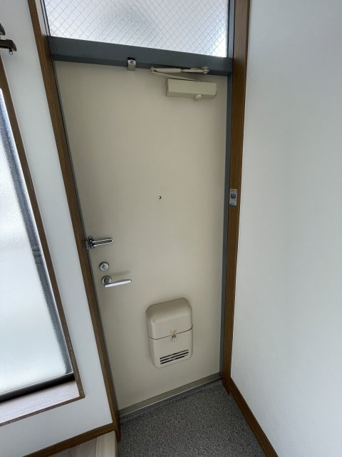 神戸市灘区灘北通２丁目のアパートの玄関