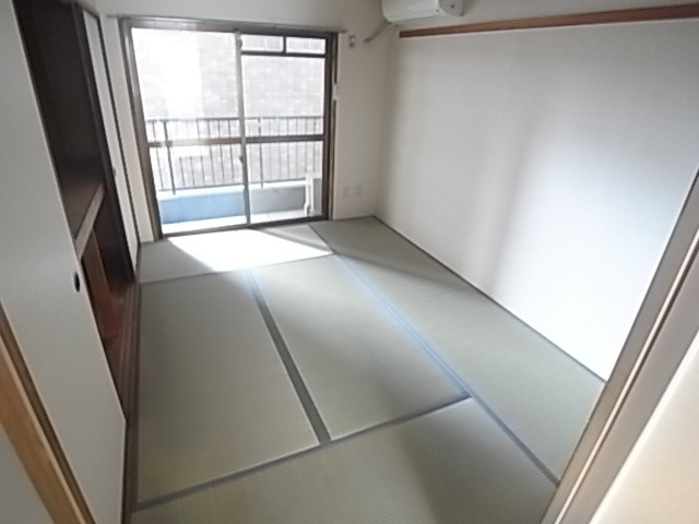 ベクヴェーム本山の居間・リビング
