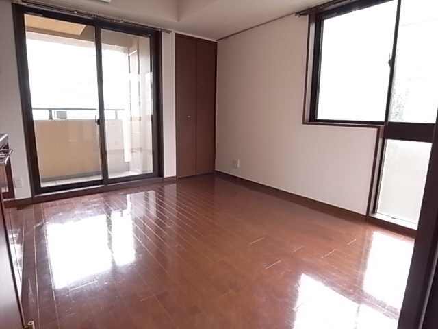 マンションマイウェイの居間・リビング
