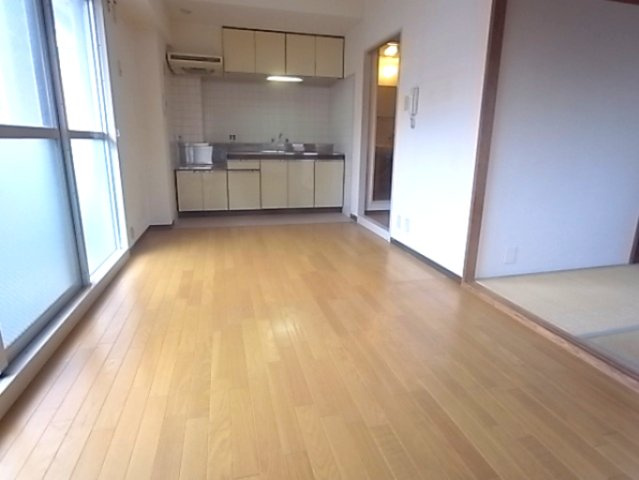 神戸市灘区友田町３丁目の賃貸マンションの居間・リビング