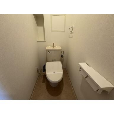 芦屋市茶屋之町の賃貸マンションのトイレ