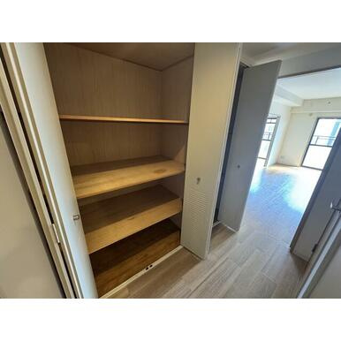 芦屋市茶屋之町の賃貸マンションの収納