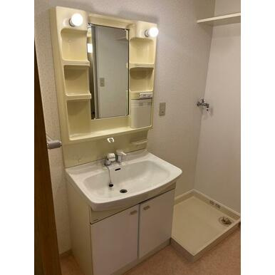芦屋市茶屋之町の賃貸マンションの洗面所