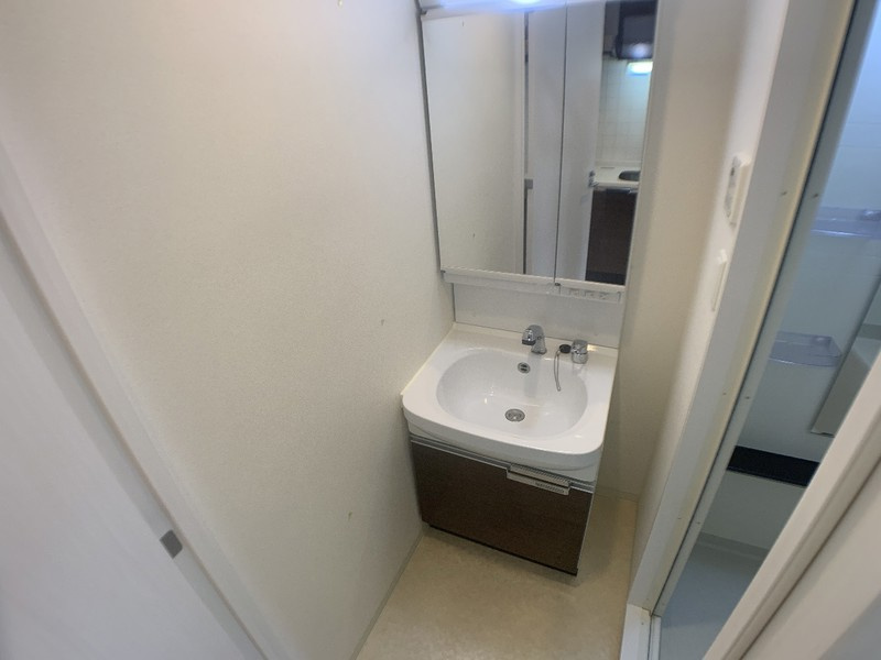 神戸市中央区割塚通２丁目の賃貸マンションの洗面所