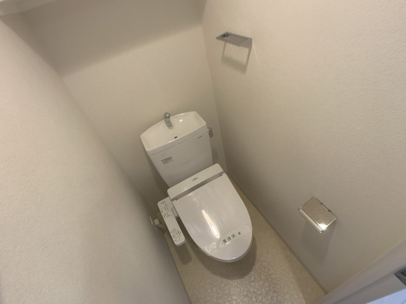 神戸市中央区割塚通２丁目の賃貸マンションのトイレ