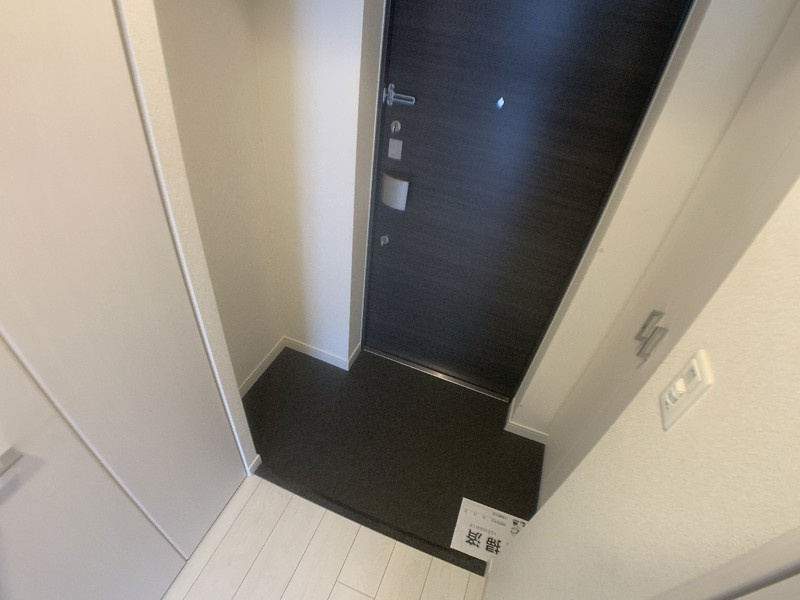 神戸市中央区割塚通２丁目の賃貸マンションの玄関