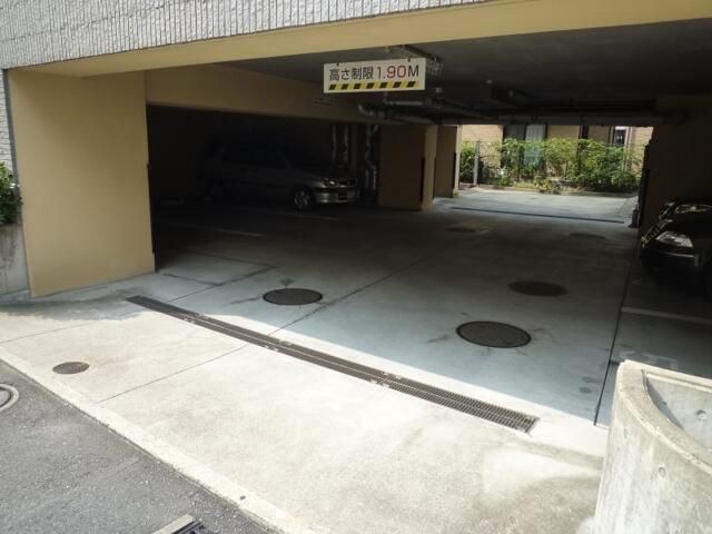 ヴェスタ　上大岡の駐車場