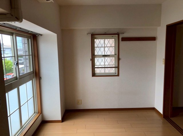 【居間・リビング】 | エスタシオン | 同建物別部屋 現況優先