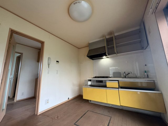 【キッチン】 | -三丁目不動産-　熊谷市円光1丁目　平成24年8月築 | コンパクトなキッチンで掃除もラクラク