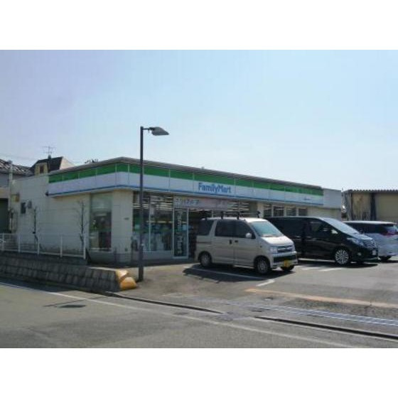 ＲＩＣＫ砧公園の周辺|コンビニ「ファミリーマート鎌田水神橋店まで828m」鎌田水神橋店