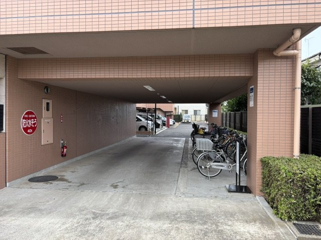 川崎市多摩区菅野戸呂の賃貸マンションの駐車場