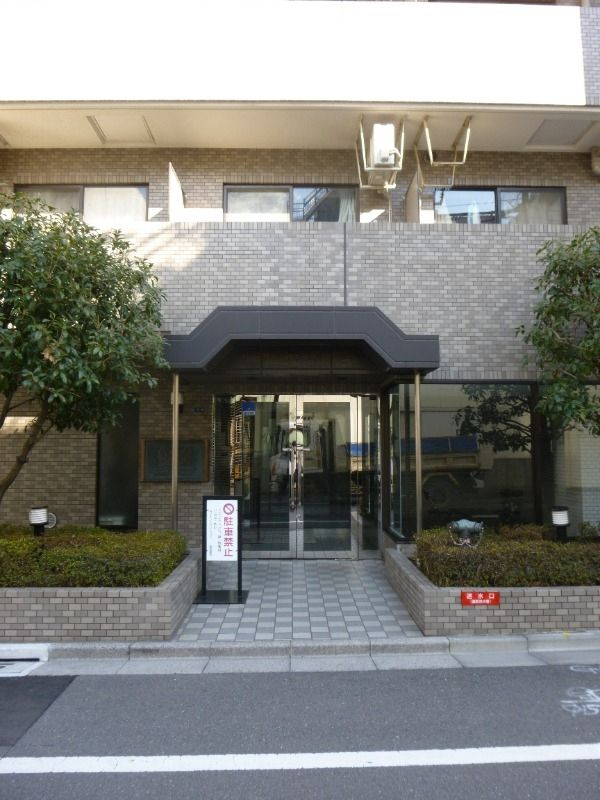 ライオンズマンション東駒形のエントランス