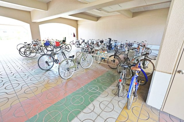 大阪市城東区鴫野西５丁目の中古マンションの駐輪場