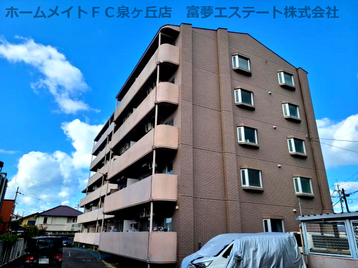セルサス和泉の外観