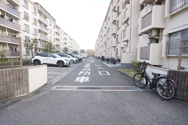 深江橋コーポＥ棟の外観