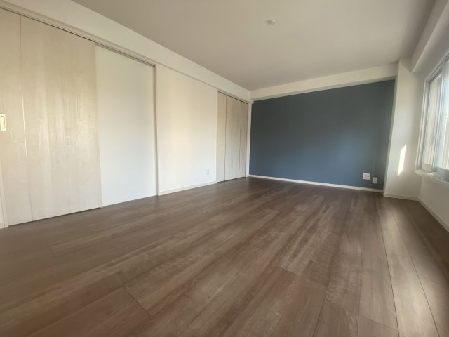 【洋室】 | 大稲マンション | 広くゆったりとしたお部屋は充実したプライベートを過ごすのにピッタリです