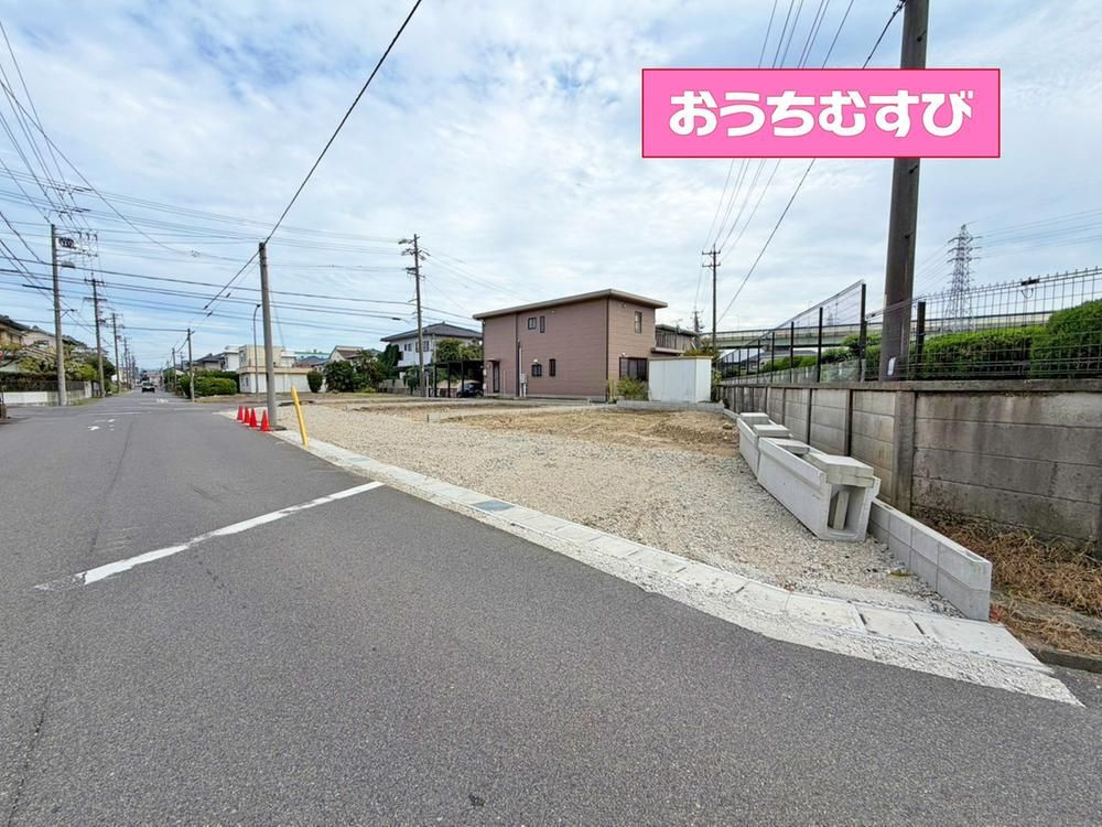 春日井市知多町1丁目（全3棟）の前面道路含む現地写真