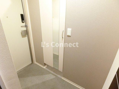 【玄関】 | Ｄ－ｒｏｏｍ泉中央 | シューズクローゼット付きです。