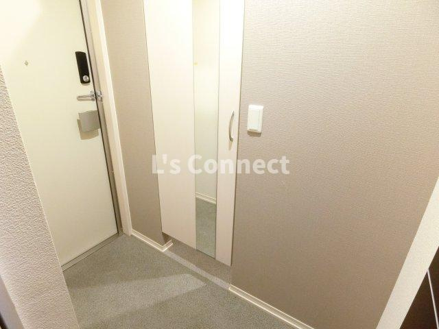 【玄関】 | Ｄ－ｒｏｏｍ泉中央 | シューズクローゼット付きです。