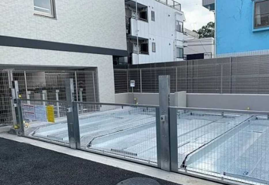 ザ・パークハビオ三軒茶屋　ペット相談可　楽器相談可　南向きの駐車場