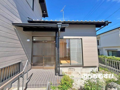小牧市本庄の玄関
