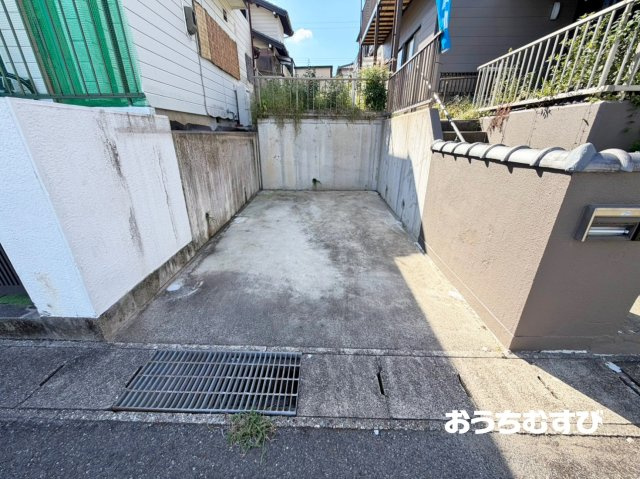 小牧市本庄の駐車場