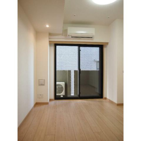 【居間・リビング】 | ルーブル仲六郷壱番館 | 6帖のお部屋です。