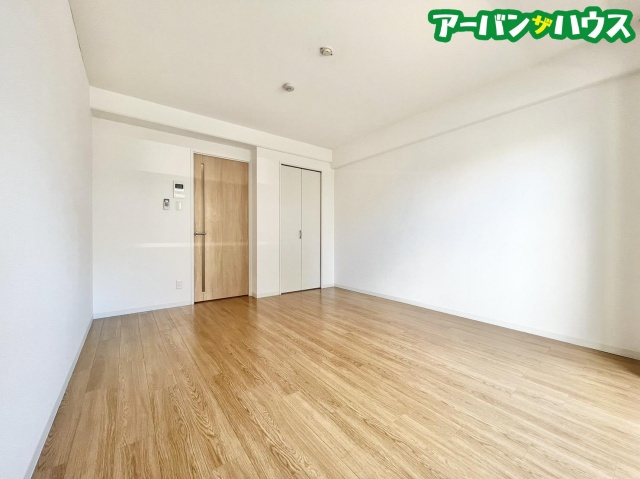 グランスクエア岡山駅西の居間・リビング