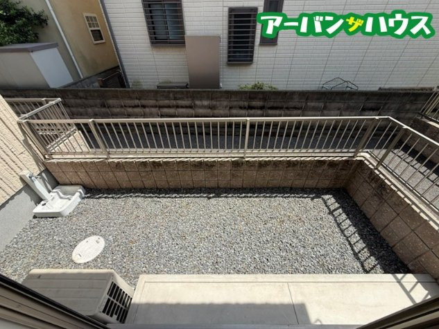 メープルコート Bのバルコニー