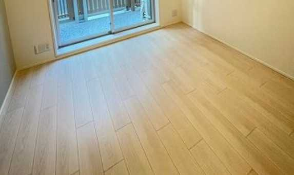 桜新町Hillz　最上階　角部屋　築浅の居間・リビング