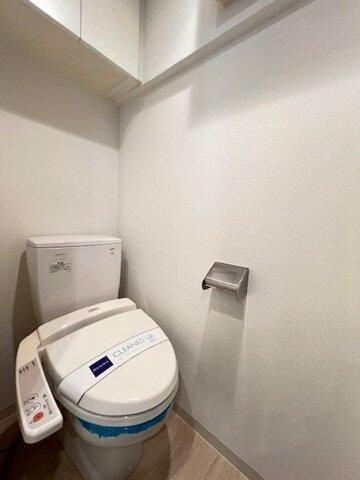 新品家具付きマンション市谷薬王寺町８（ＫａＧｏｏｄ東京）のトイレ