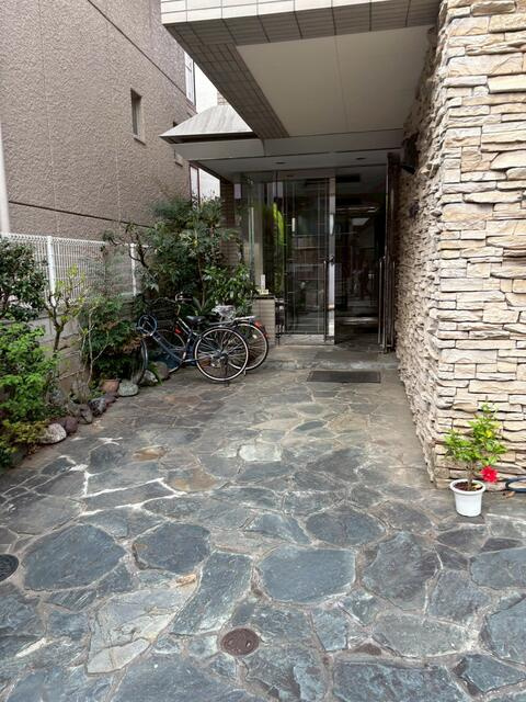 アザレア安藤のその他