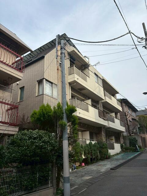 アザレア安藤の外観