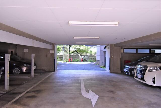 朝日シテイパリオ西早稲田の駐車場