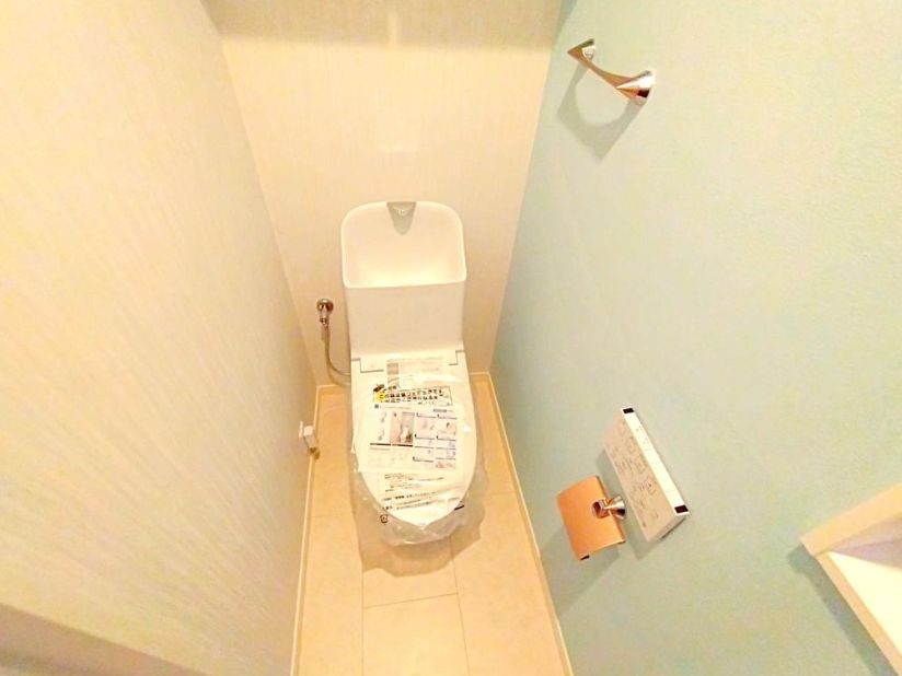 藤沢市白旗４丁目　中古戸建のトイレ|清潔感のあるトイレです