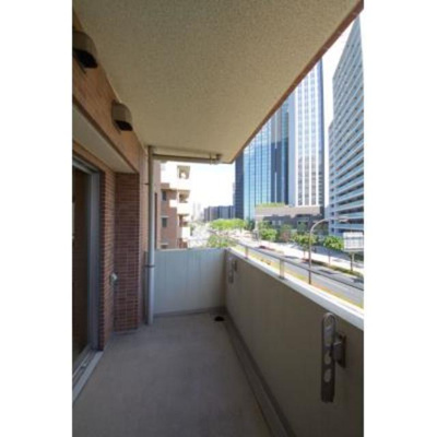 【バルコニー】 | アゼリアテラス新宿 | ※写真は同タイプ住戸です。