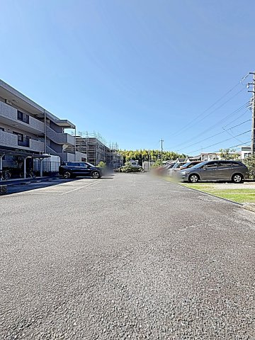 レージュ神ノ倉の駐車場