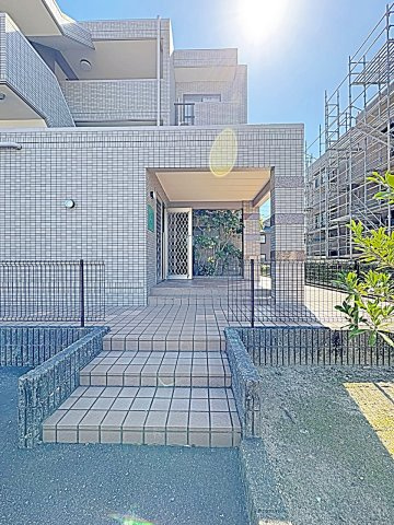 レージュ神ノ倉のエントランス