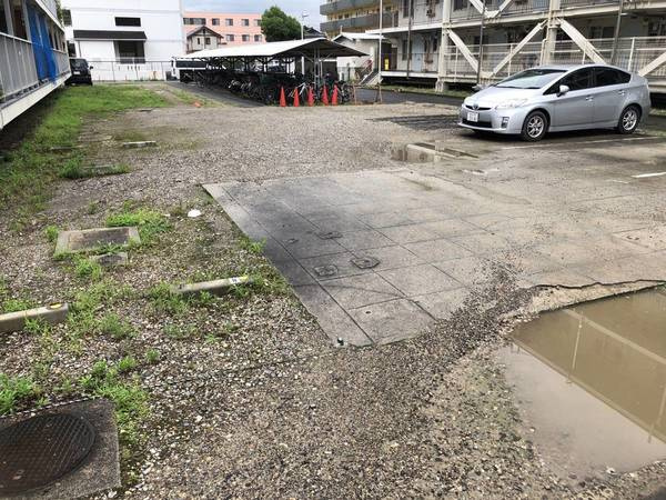 ビレッジハウス大輪1号棟の駐車場
