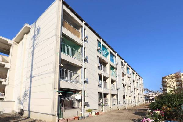 ビレッジハウス大輪1号棟の外観
