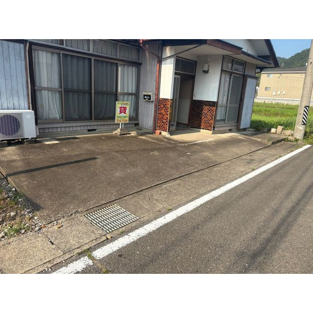 真福寺公民館前貸家の駐車場