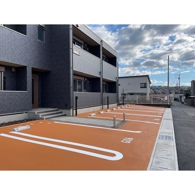 グランドゥール壱町田（１Ｆ）の駐車場