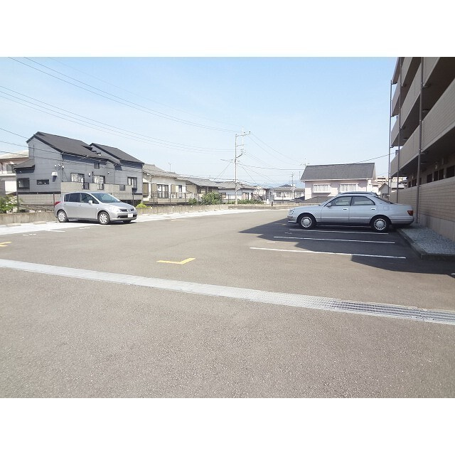 パレ・ソレイユの駐車場