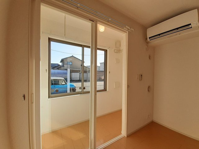 グランＭＩＫＩ手屋の内装|明るい室内です