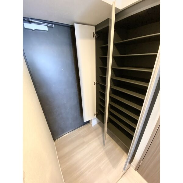 S-RESIDENCE鶴舞Ⅱの玄関