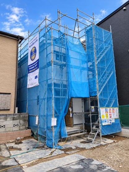 【外観】 | 新築戸建　草加市八幡町 | R8.10.8撮影
駐車3台可能♪(車種による)