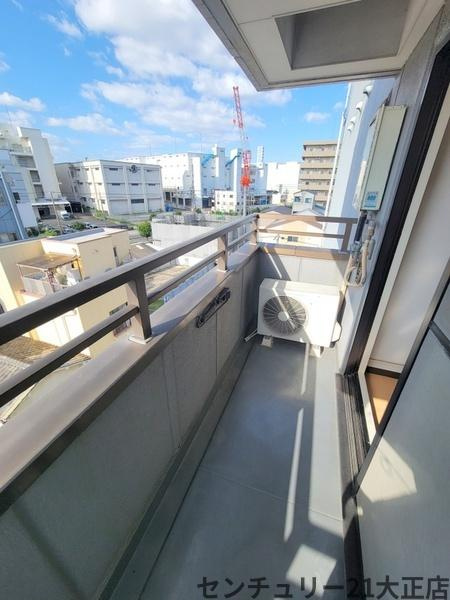 ラムサール8+”のバルコニー