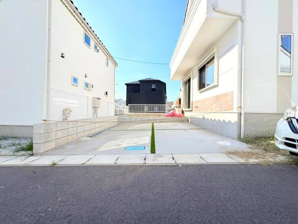 川崎市麻生区王禅寺東５丁目の新築一戸建の駐車場|駐車場です！お車２台駐車可能です♪