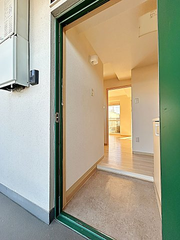 ユタカマンションの玄関